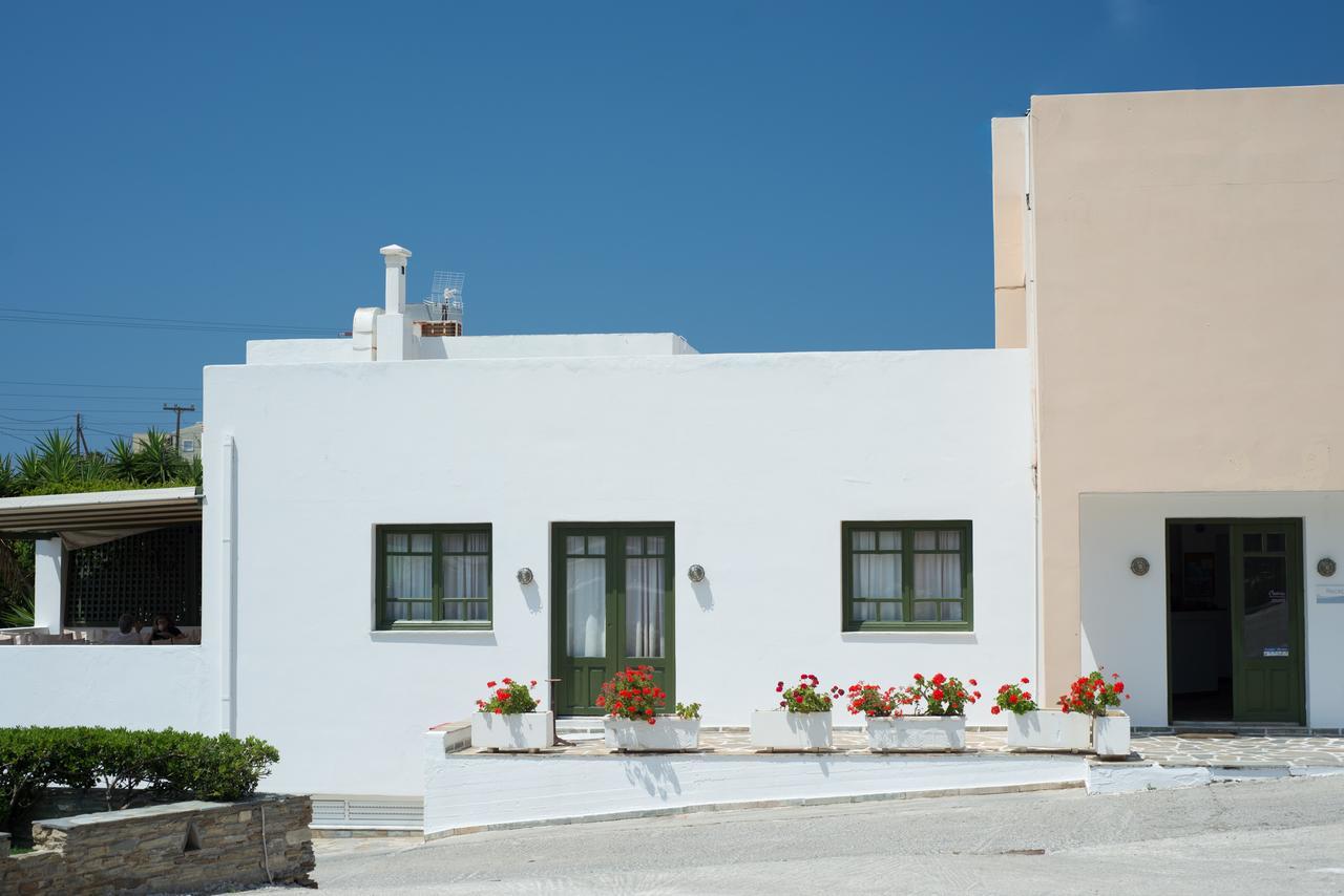 Ostria Hotel & Apartments Gavrio Esterno foto