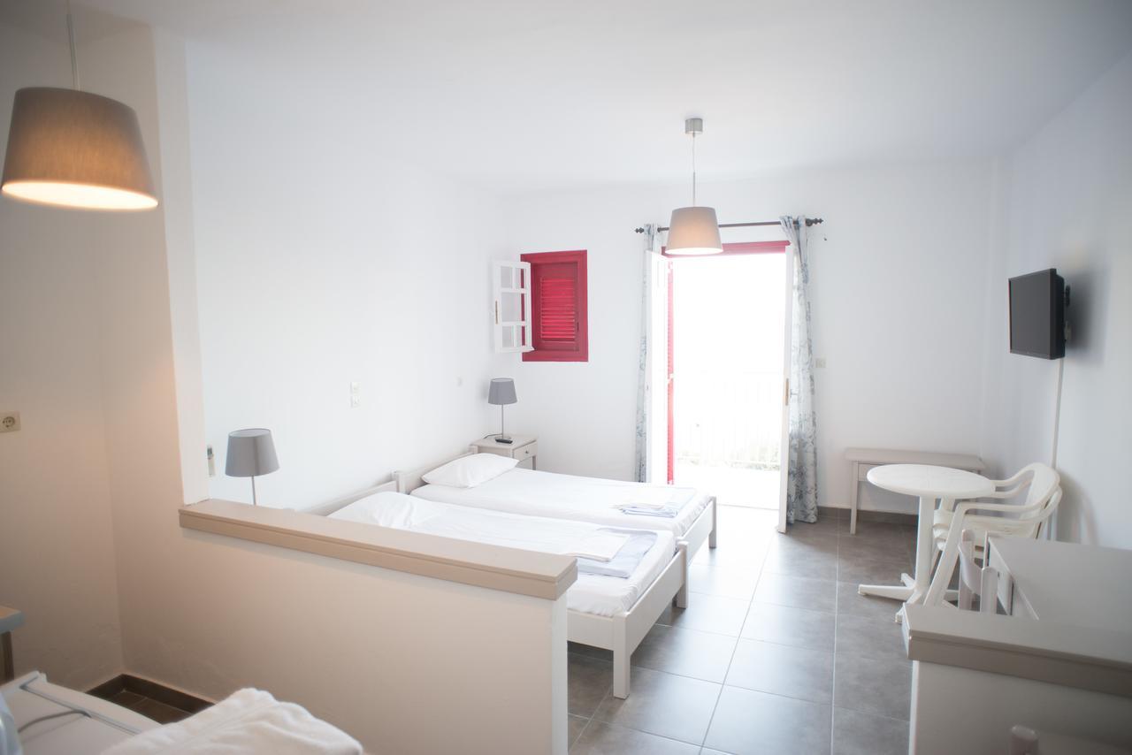 Ostria Hotel & Apartments Gavrio Esterno foto