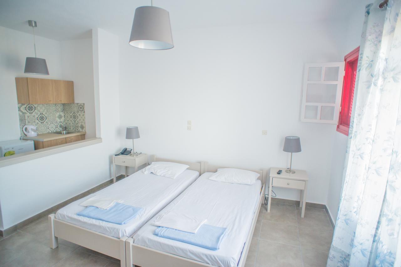 Ostria Hotel & Apartments Gavrio Esterno foto