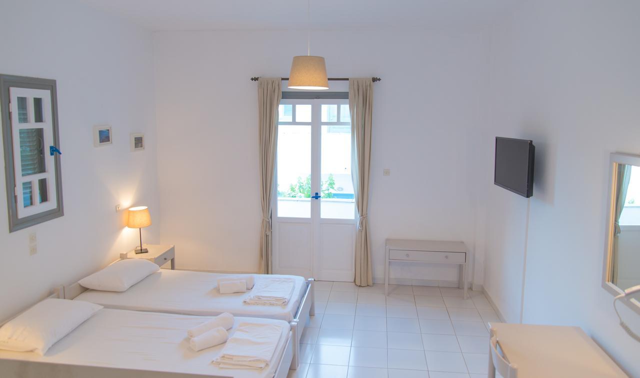 Ostria Hotel & Apartments Gavrio Esterno foto