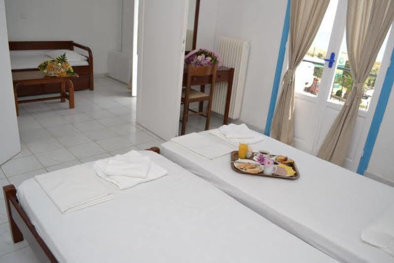 Ostria Hotel & Apartments Gavrio Esterno foto